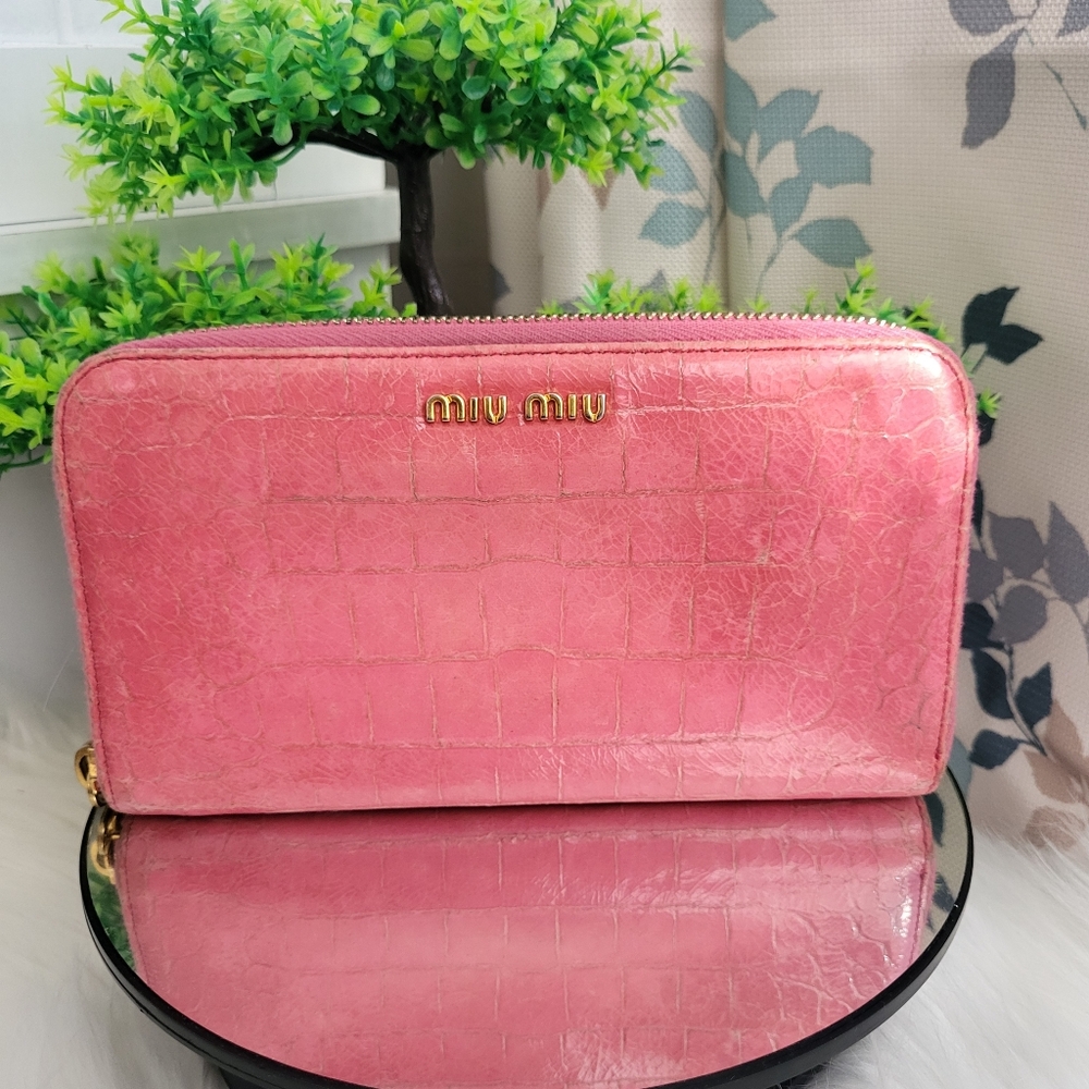 EUC Authentic Miu Miu  Crocodile Embossed  Leather   Zip Around Wallet